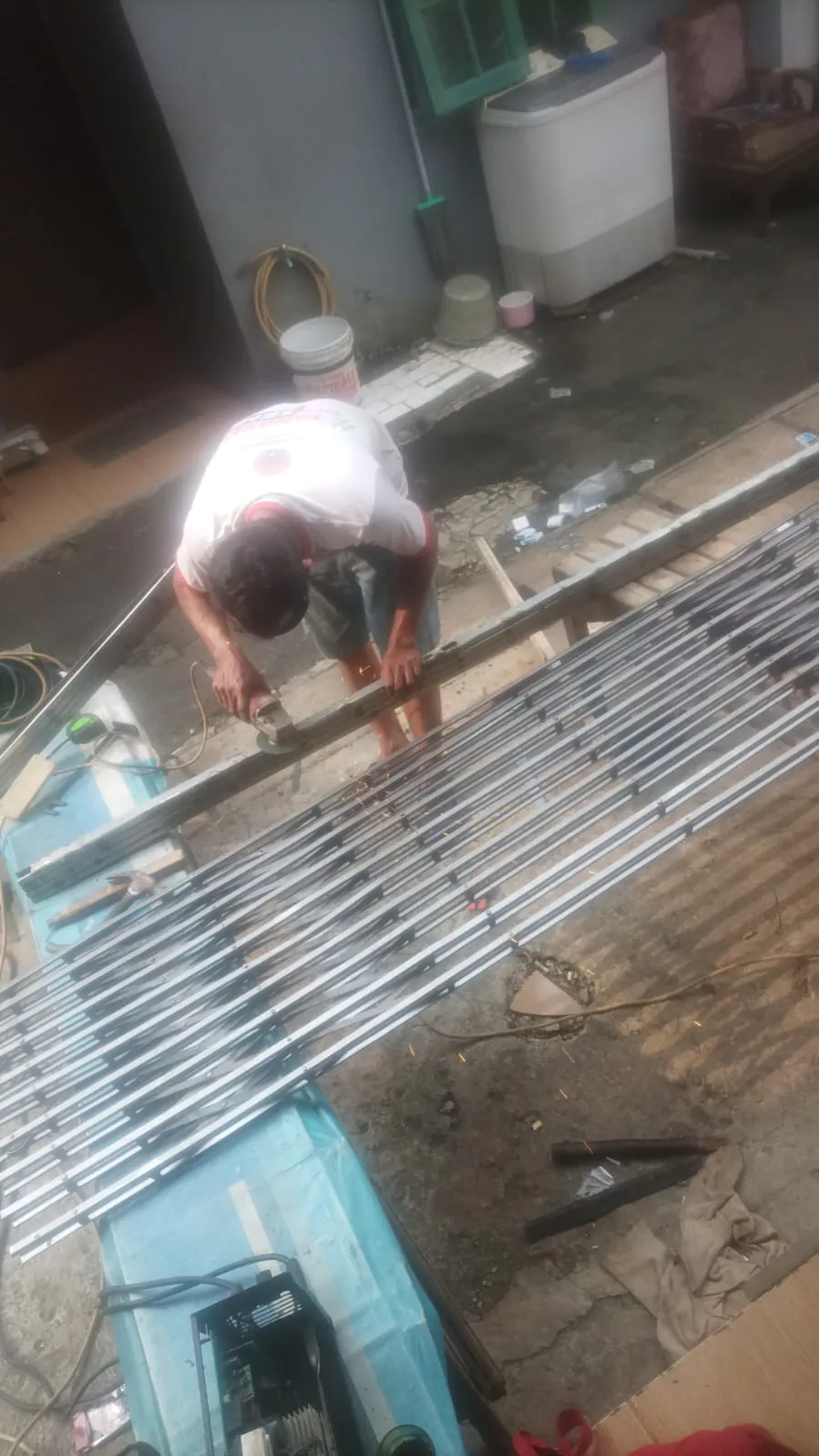 Pemasangan dan Service Pintu 7